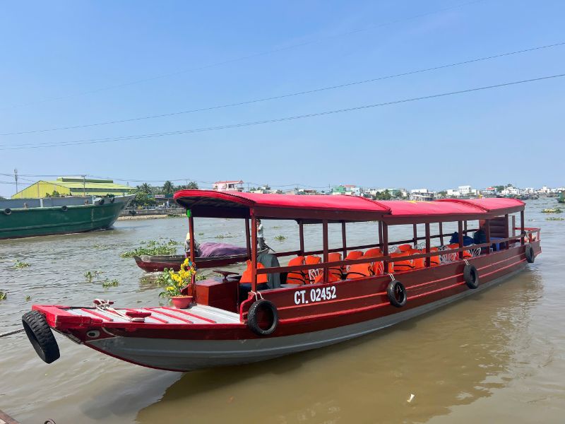Tàu Đại Việt Tourist 2